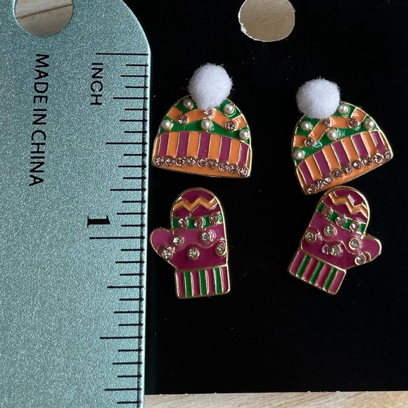 2 Pair Colorful Enamel Earrings Stud Winter Hat & Mittens Unbranded - Picture 3 of 5